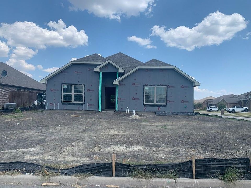 1st image of 608 Ivy Ln