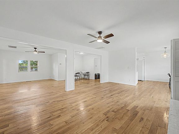 4th image of 24124 E Sisemore St