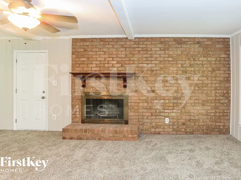 6404 Pencade Ln — Photo 4