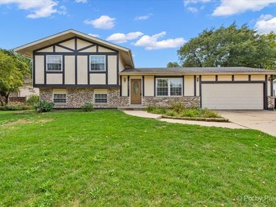 5011 Sandburg Dr, McHenry, IL, 60050