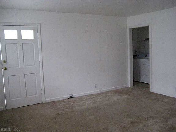 3rd image of 2440 Alder St #B