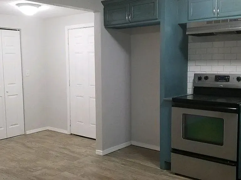 1428 Mallard Dr — Photo 4