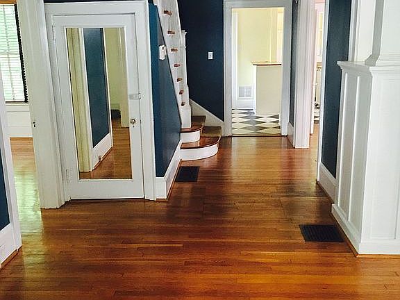 Foyer/ Entryway
