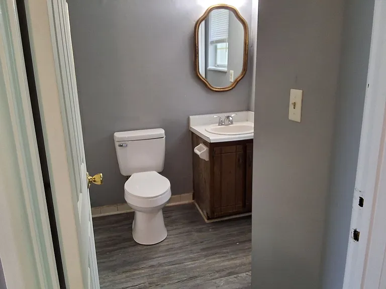 246 Elmwood Dr — Photo 9