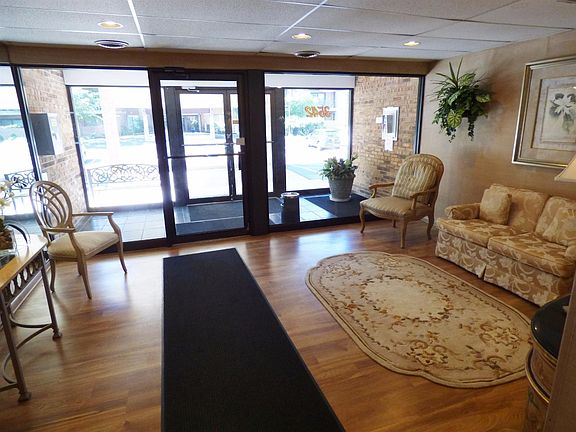 2nd image of 3542 Amberacres Dr Unit 206
