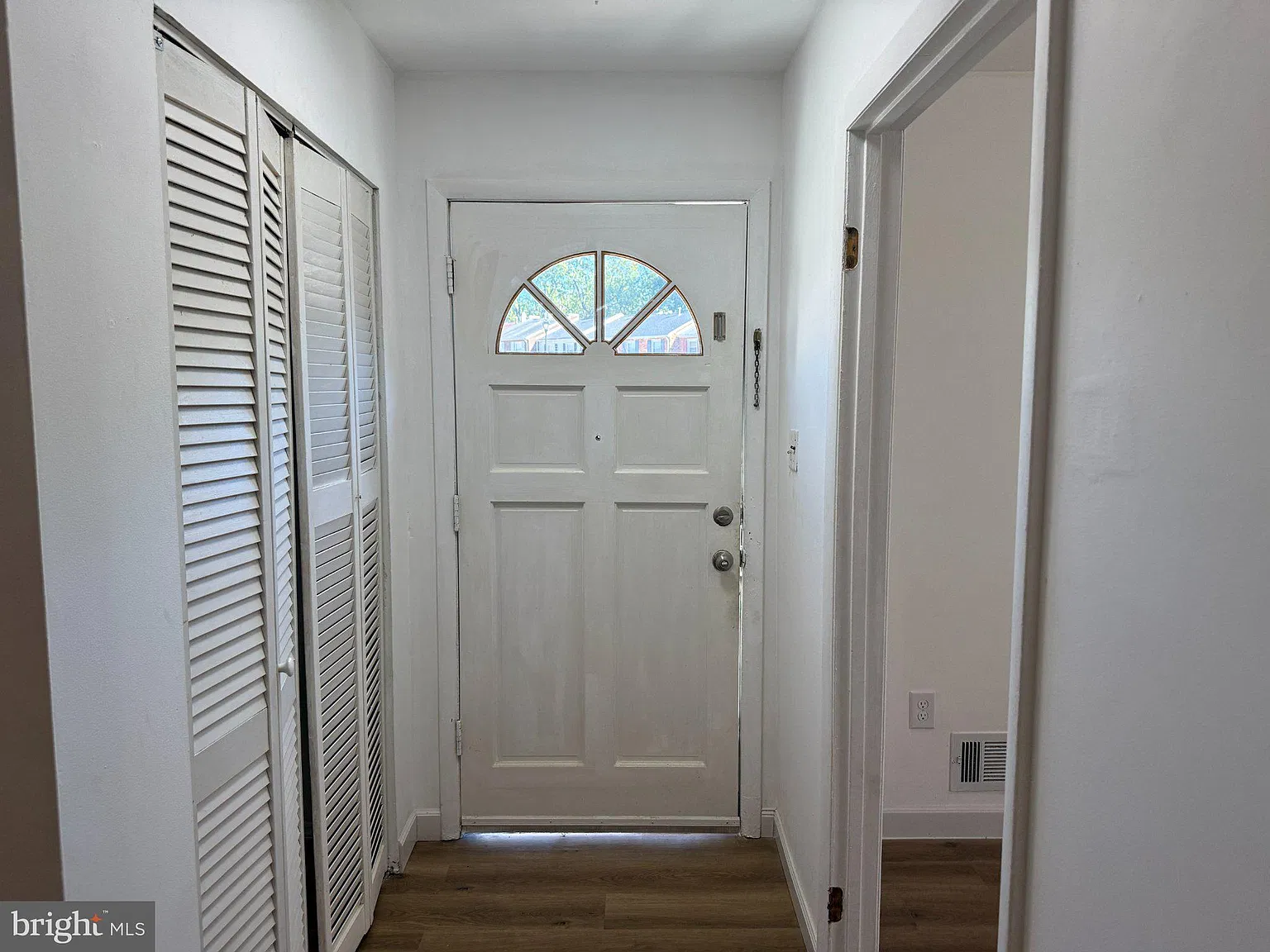3 bed, 3.0 bath, 1440 sqft, $2,350 — Photo 4
