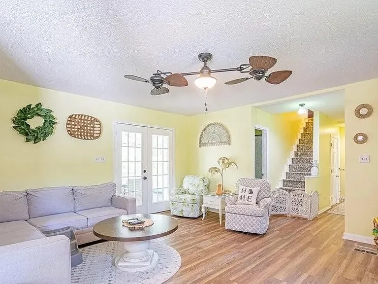 215 Fox Rd — Photo 4