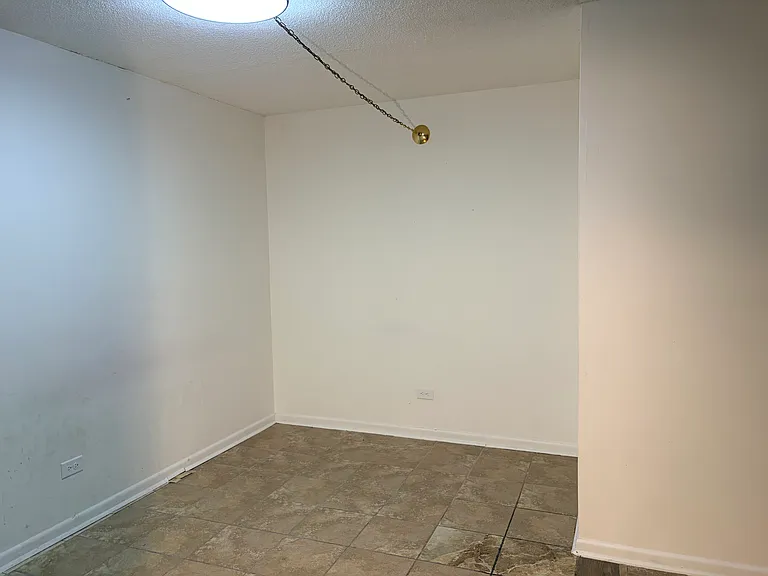 5403 Chateau Dr — Photo 7