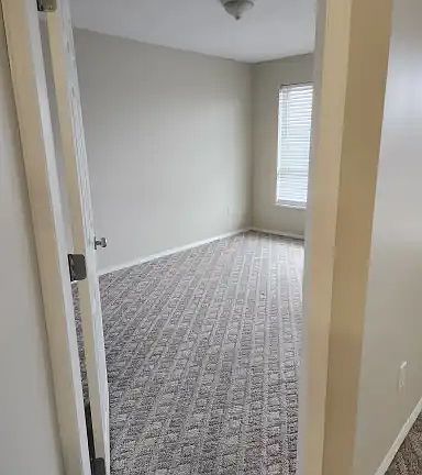 5th image of 20303 Douglas Cres #303