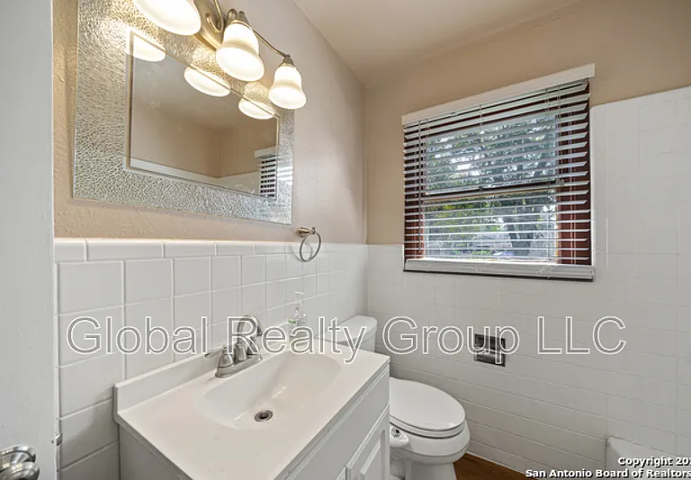 400 Mitchell Ave — Photo 9
