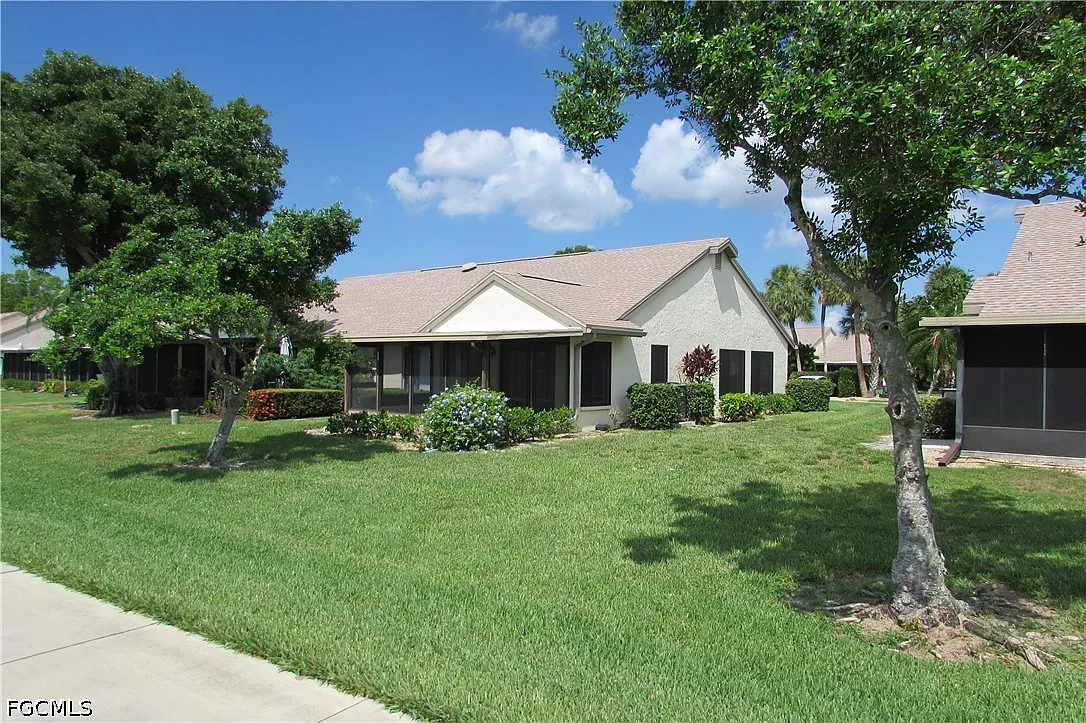 2 bed, 2.0 bath, 1140 sqft, $2,499 — Photo 2