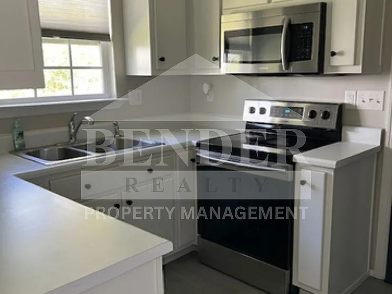 1320 Highland Ave NW — Photo 3