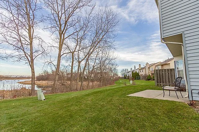 48 King Dr — Photo 2