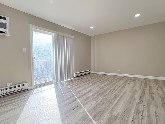 5th image of 4121 Bonhill Dr APT 2C