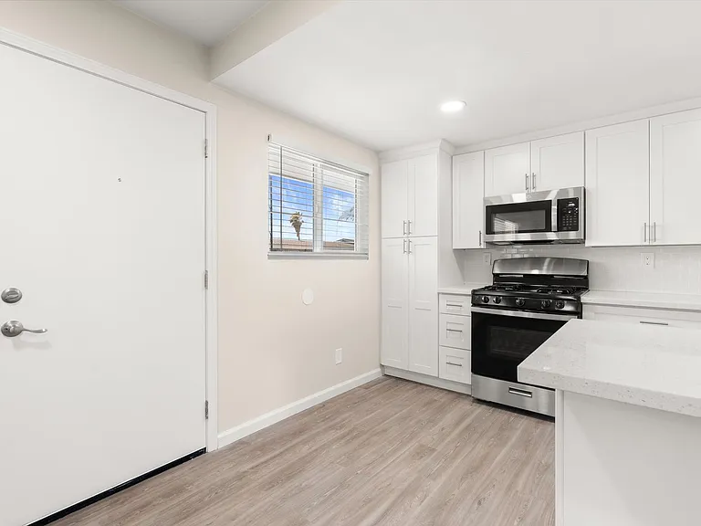 Tyler Arms Apartments - Riverside, CA — Photo 50