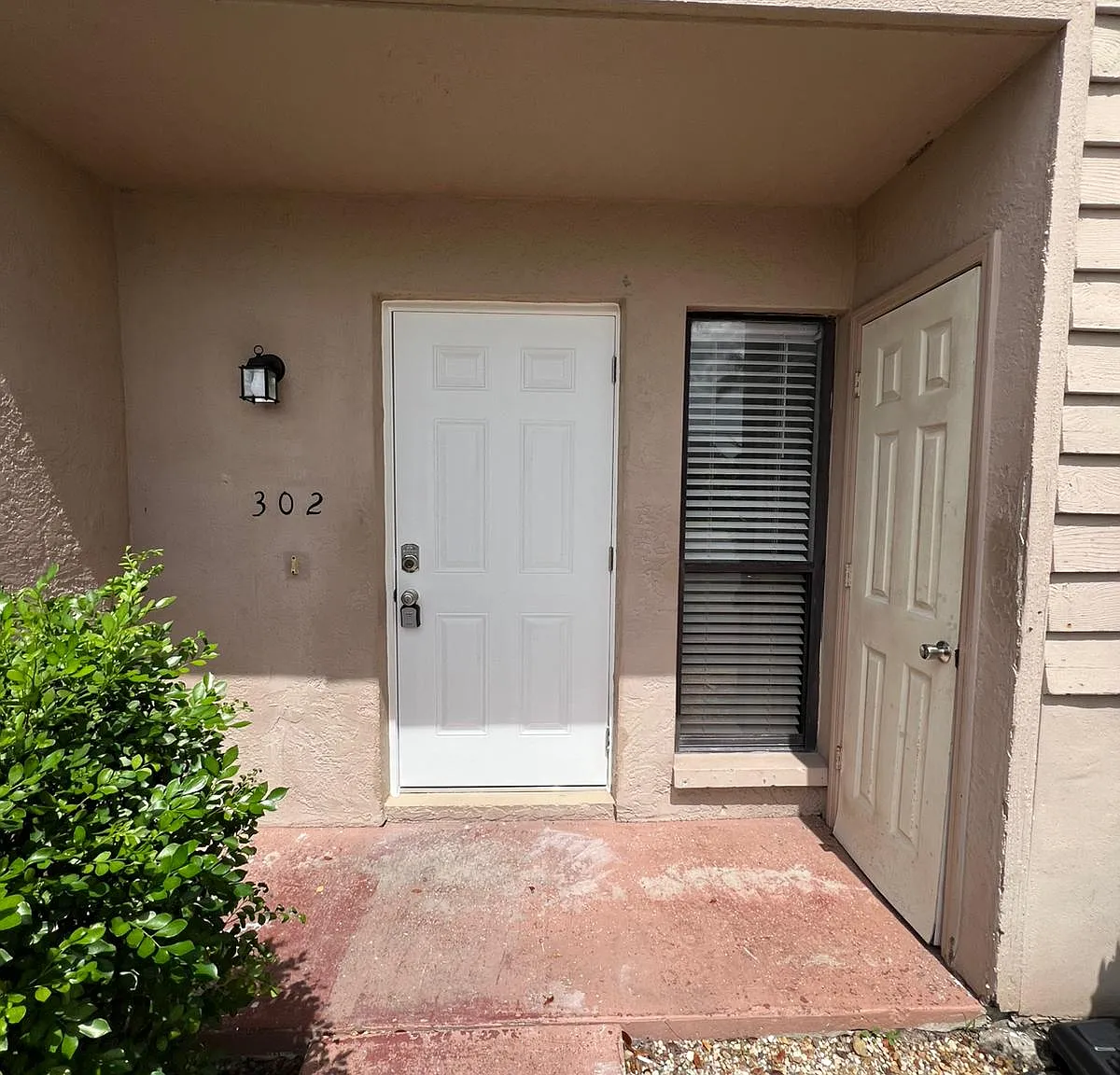2 bed, 1150 sqft, $1,600 — Photo 1