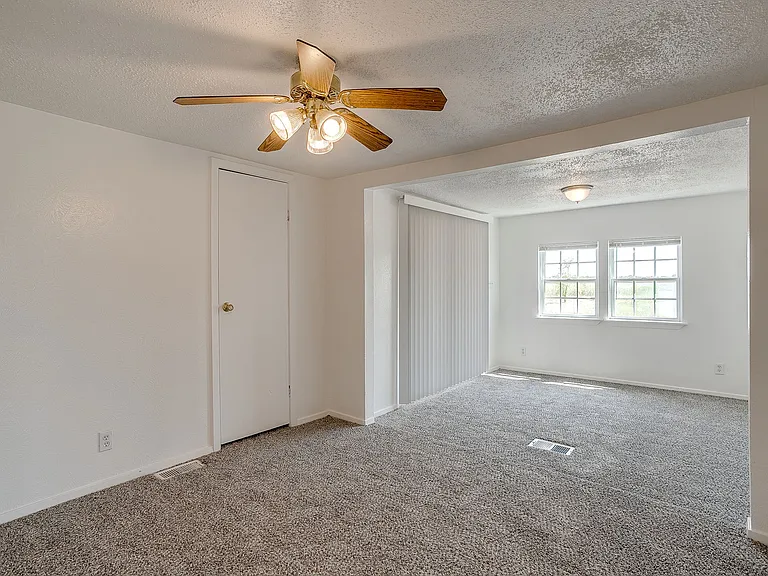 4248 FM 67 — Photo 13