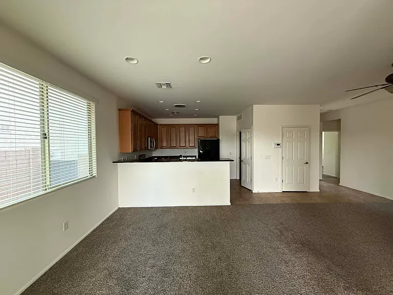 10450 S Cutting Horse Dr — Photo 9