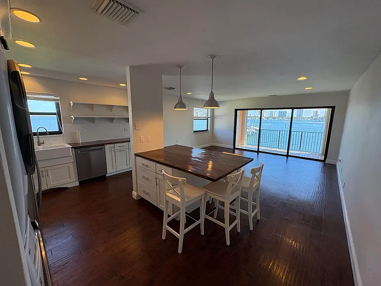 360 Wilma Cir #5 — Photo 10
