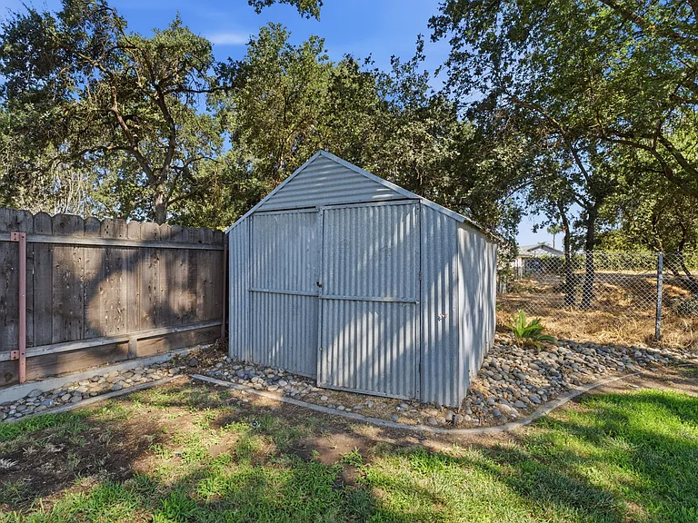 952 W Raymond Rd — Photo 22