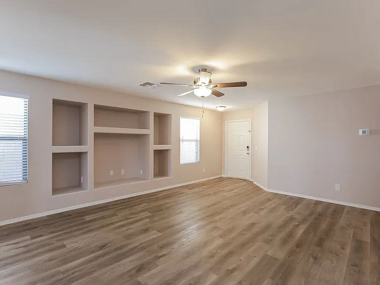 7302 S 253rd Ave — Photo 5
