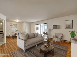 26 Manchester Ct, Red Bank, NJ 07701