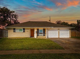 402 Fintona Way, Houston, TX 77015