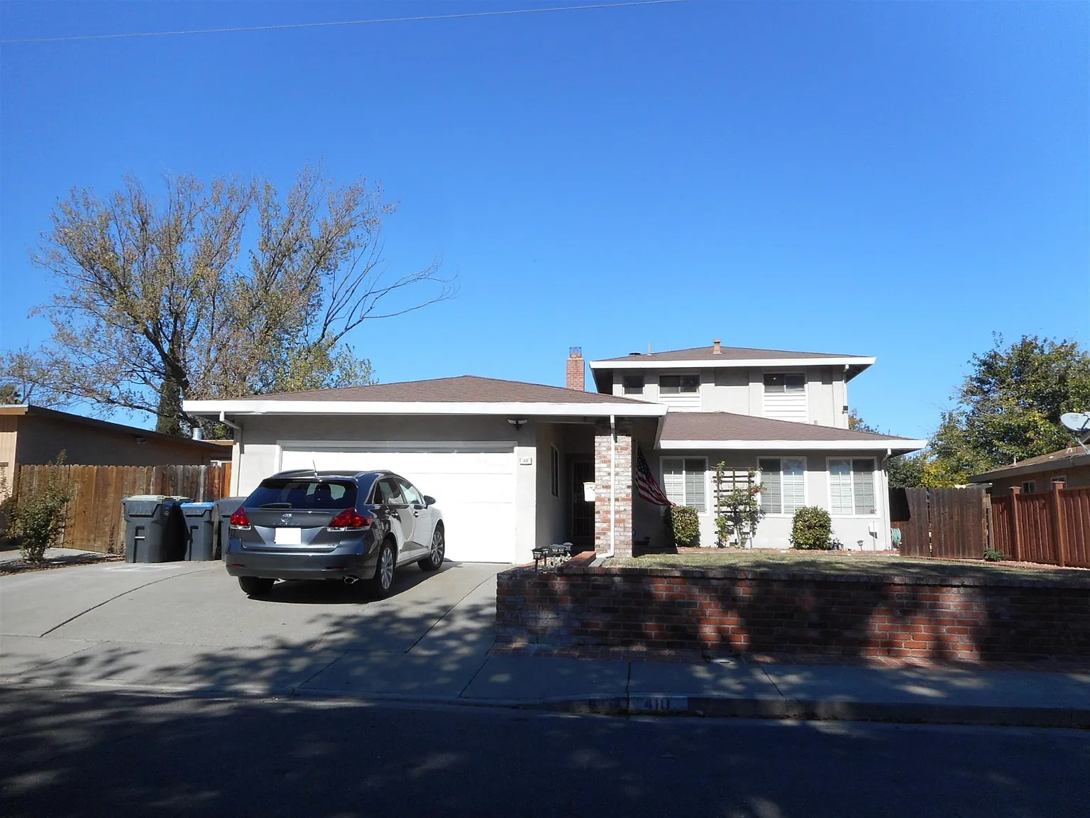 410 Tulip St photo 1