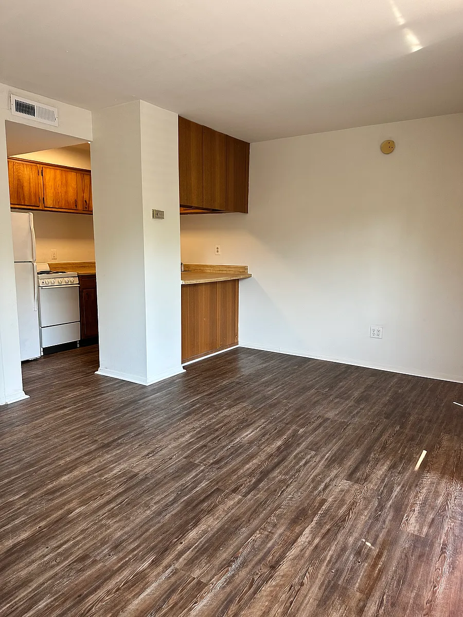 Building Photo - 1303 White Ave #A