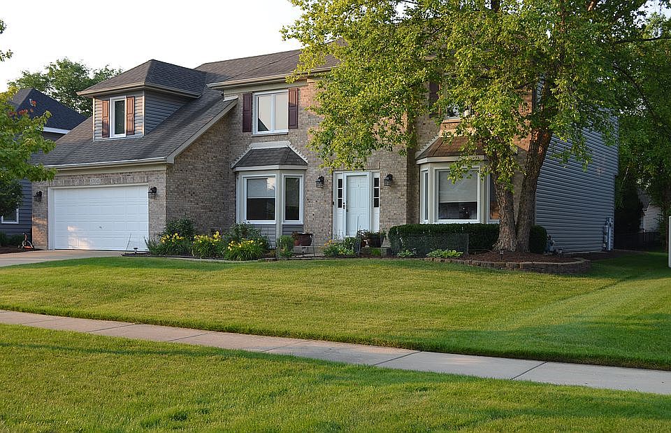 2nd image of 2704 Fairhauser Rd