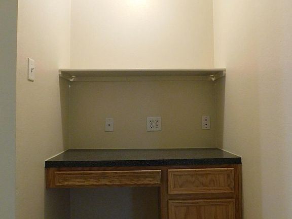 5th image of 1404 Nicholas Cir APT B