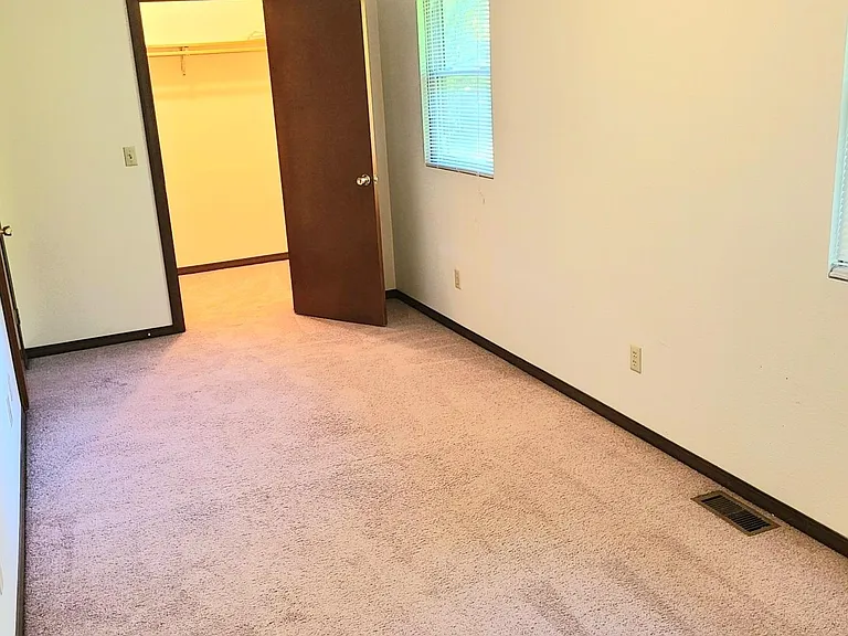 6500 Giant City Rd #8 — Photo 15