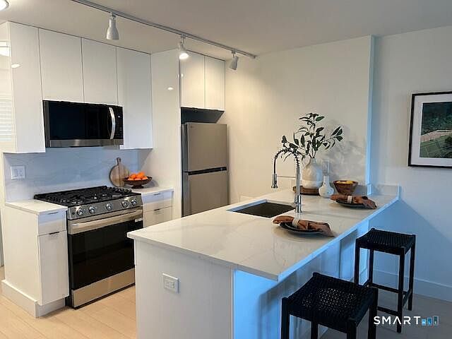 1st image of 93 Morgan St #6B