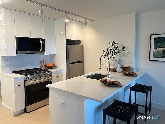 93 Morgan St #6B