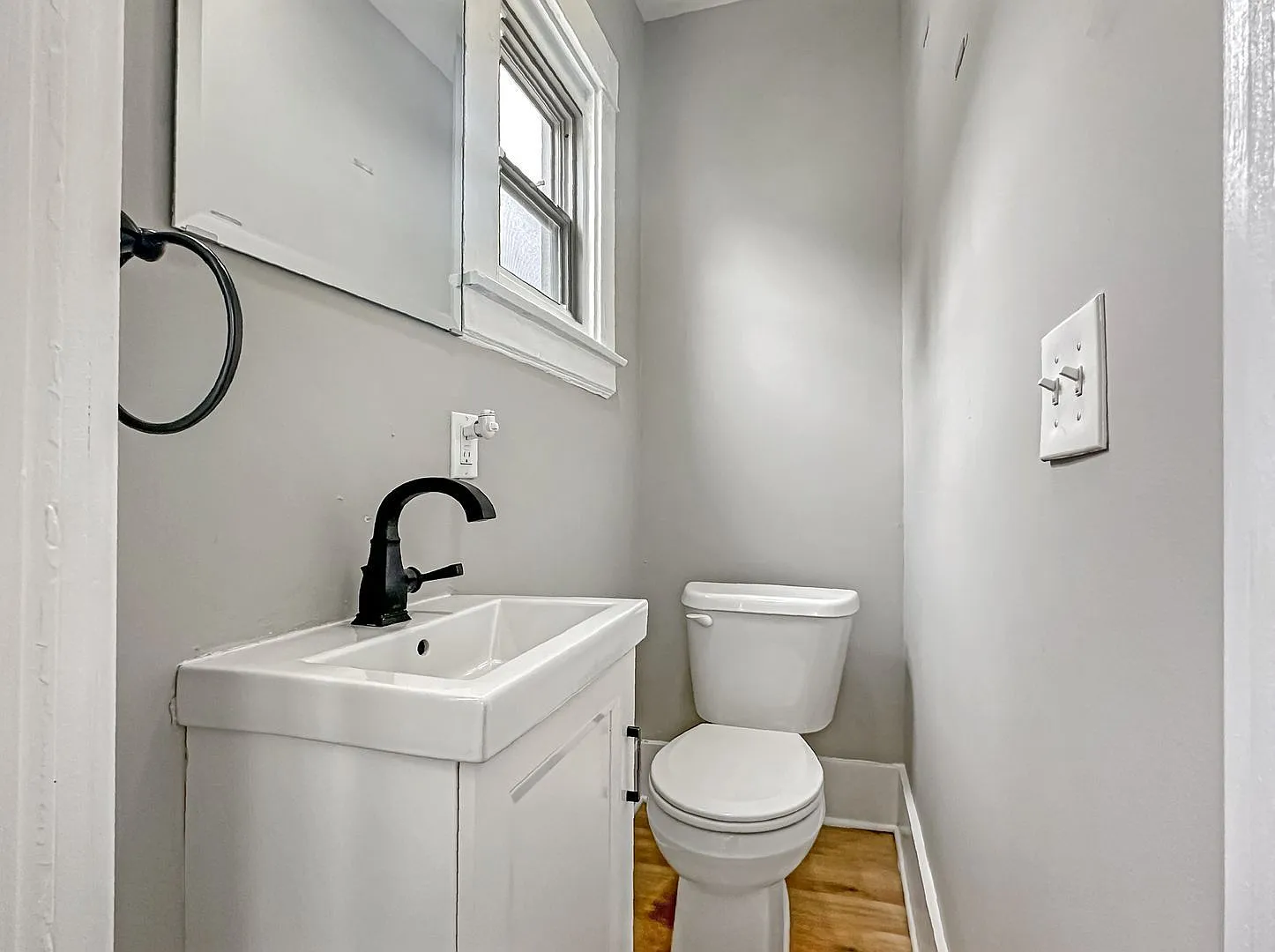 4 bed, 1.5 bath, 1342 sqft, $2,195 — Photo 3