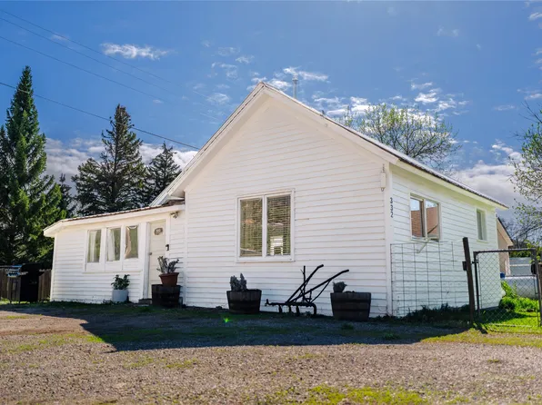332 2nd Ave S, Belt, MT 59412