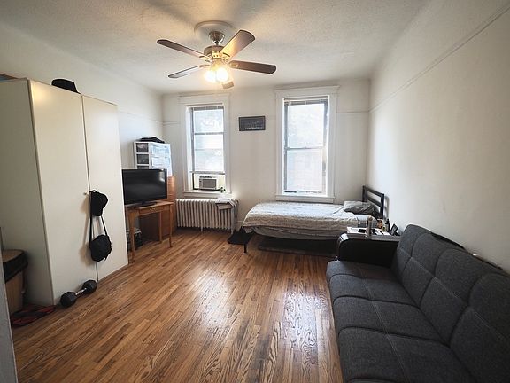 2nd image of 34-47 42nd St #3TT