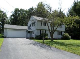 6 Stirling Dr, Wilbraham, MA 01095