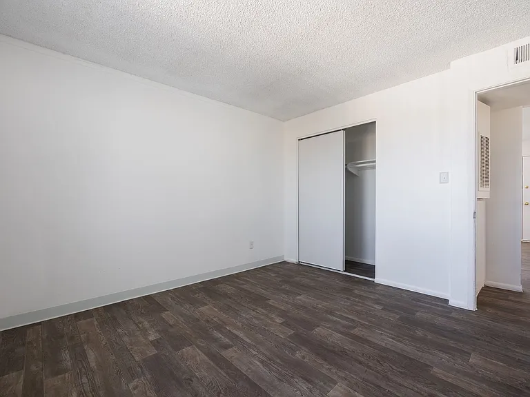 Park West Apartments — Photo 13