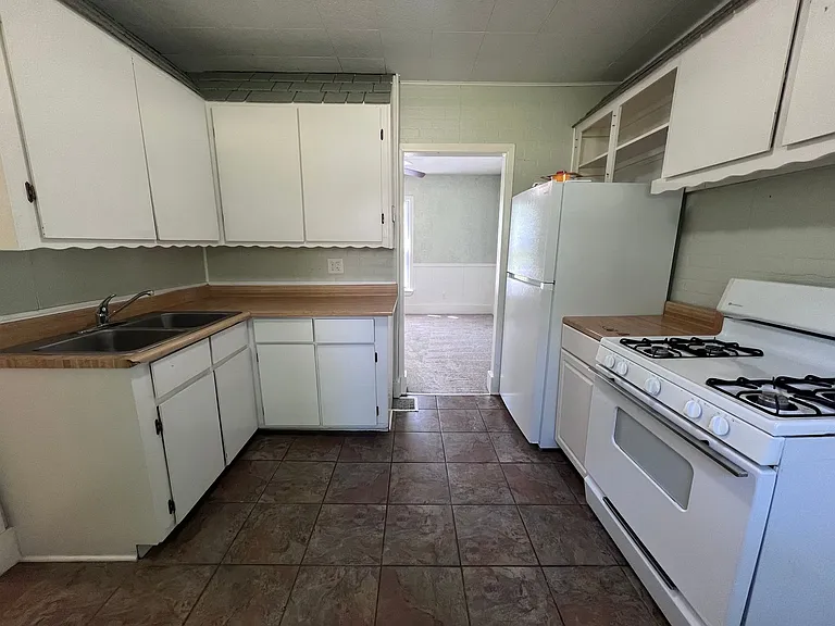 2037 Paris Ave NE — Photo 10