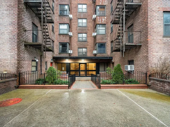 32-20 92nd Street image 1 of 6