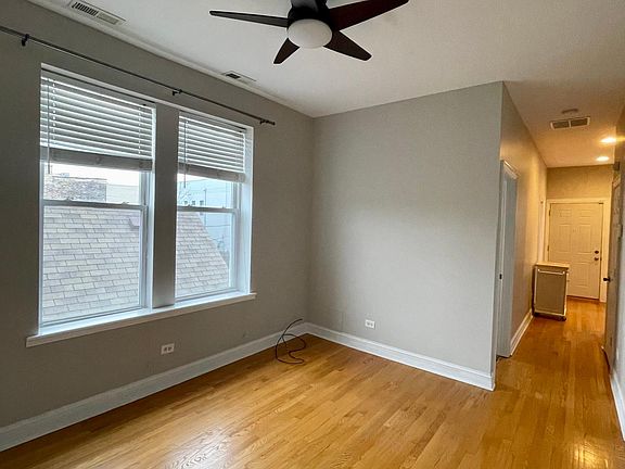5th image of 850 N Damen Ave APT 3R
