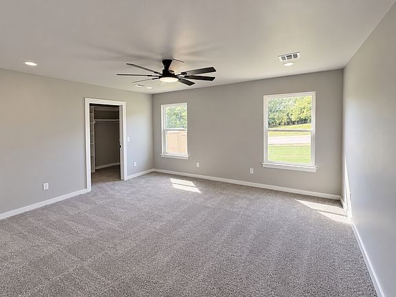 3rd image of 238 Grand Pl