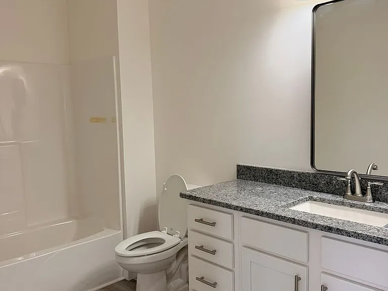 913 Plantation Dr — Photo 12