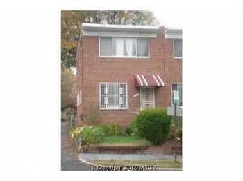 27 Sheridan St NW photo 1