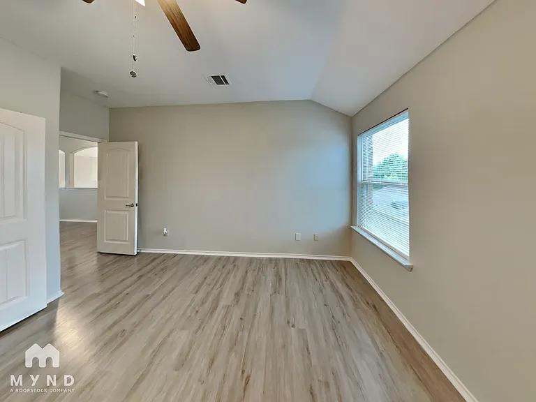 414 Jasmine Cir — Photo 22