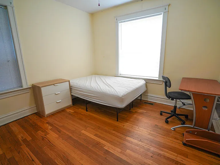 724 Heman Ave #1 — Photo 7
