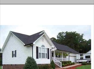 1816 Kathy St, Newton, NC 28658