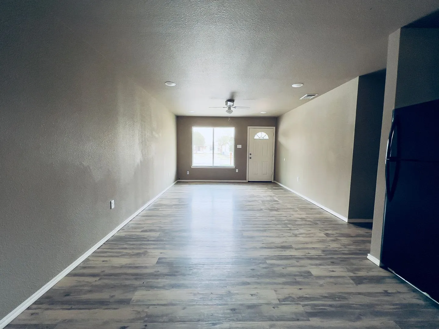 Charming 3 Bedroom Home — Photo 2
