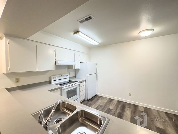4th image of 711 W East Ave #16
